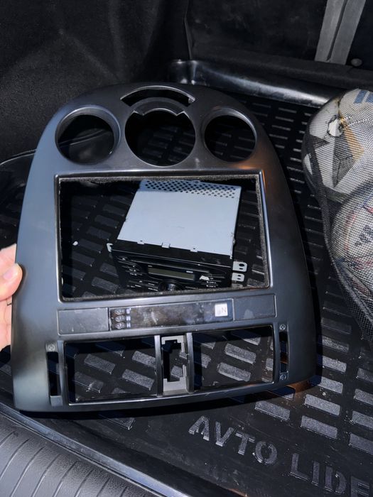 Магнитола и панель от него