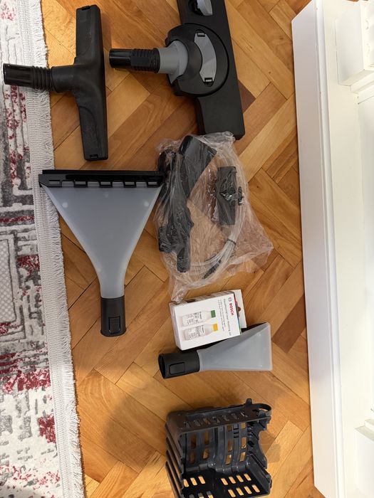 Aspirator Bosch Aqua Wash & Clean BWD421PET