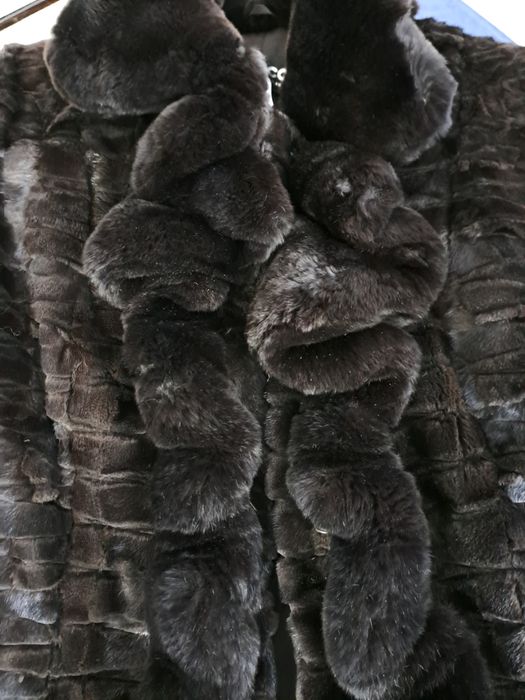 Шубу 46-48 продам