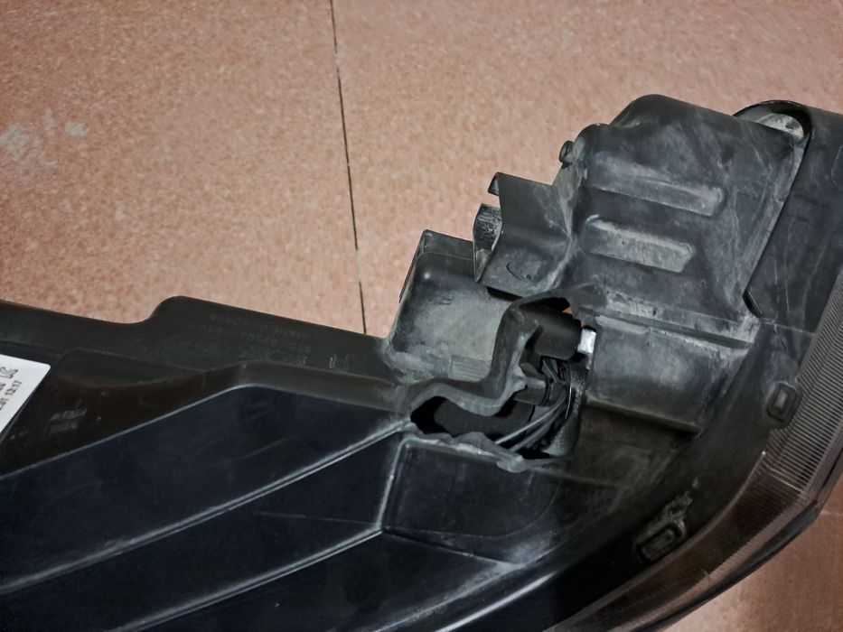 Kia Rio правая фара