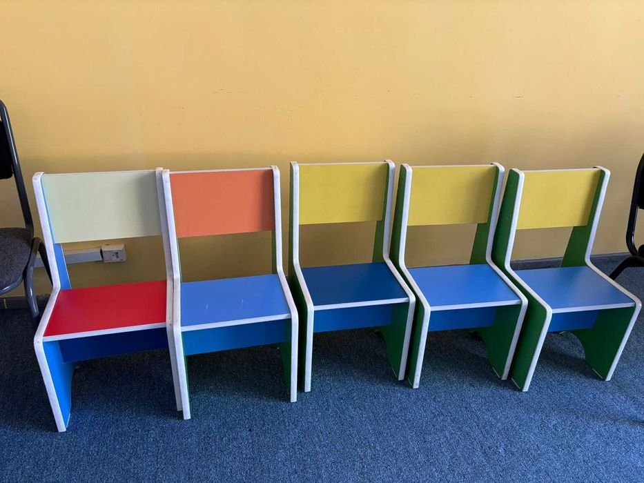 Детские шкафчики столы и стулья