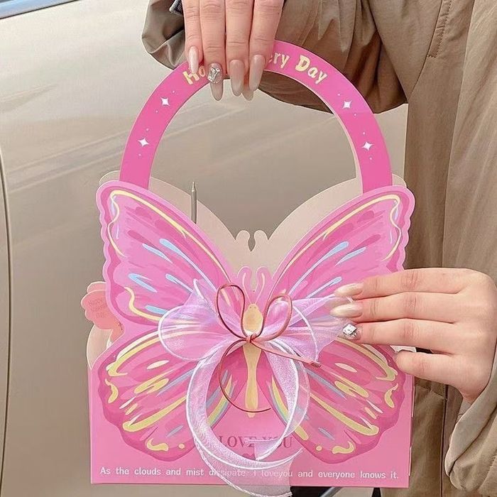 Подарочные коробки в виде бабочек