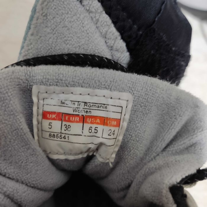 Ghete / Clapari / Bocanci Salomon Vitane  marimea 38