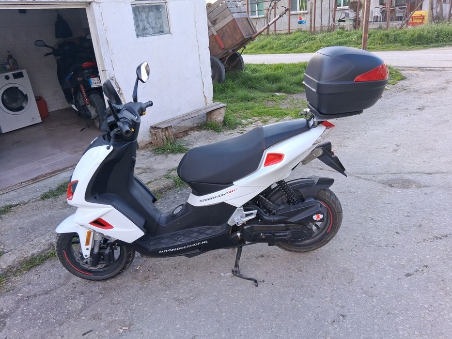 Скутер Peugeot Spedfight 4