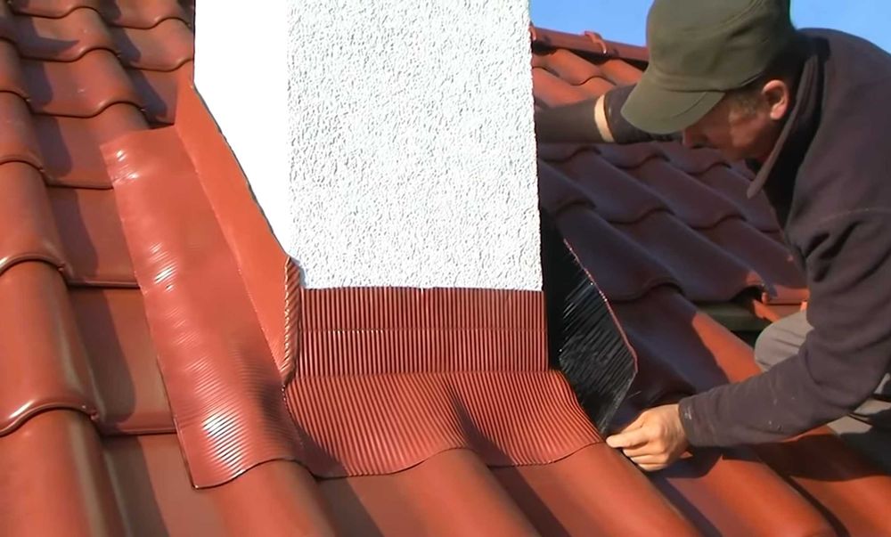 Лента герметик для примыканий. Самоклейка для кровли, дымовой трубы