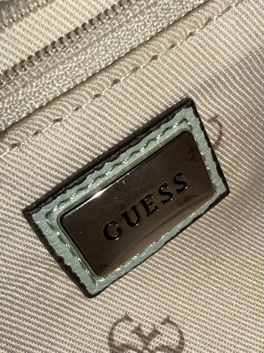 Geanta de umar Guess