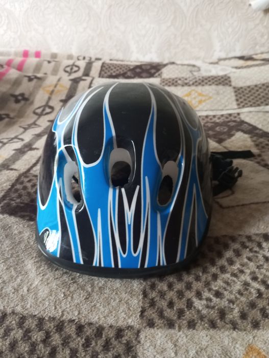 Защитный шлем продам