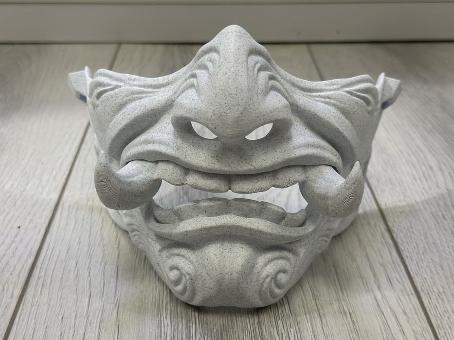 Маска в японском стиле