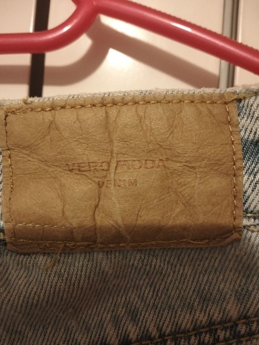 Blugi drepți rupți Vero Moda