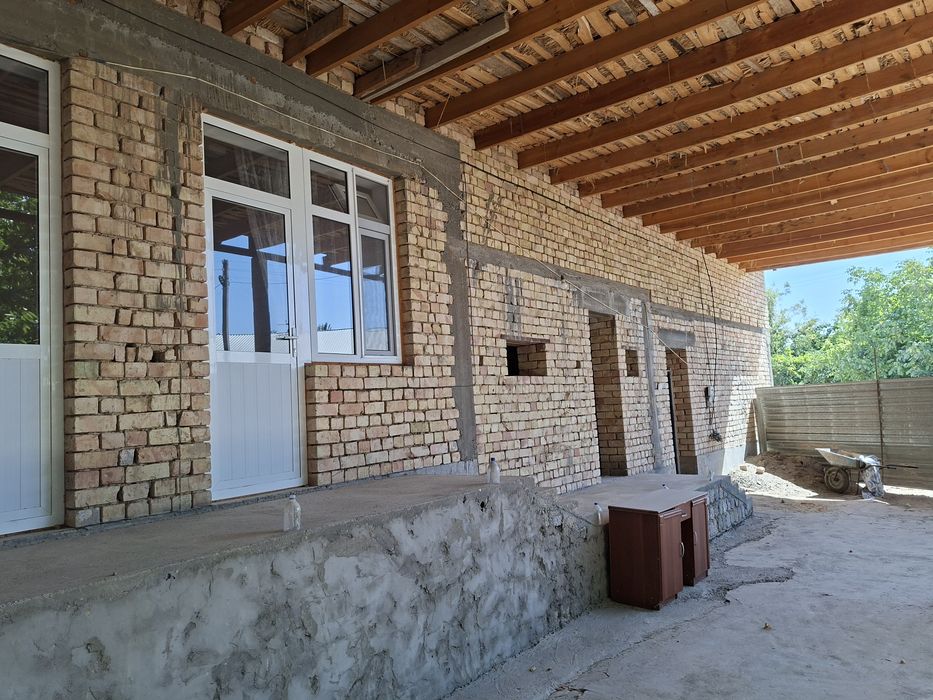 Ботаника санаторияси ёнида хавоси тоза жойда коробка холатида ховли