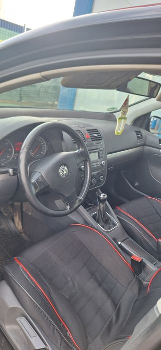 Vând Volkswagen Golf V