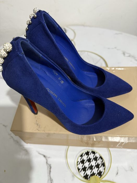 Обувь б/у в хорошем состонии один раз одевала