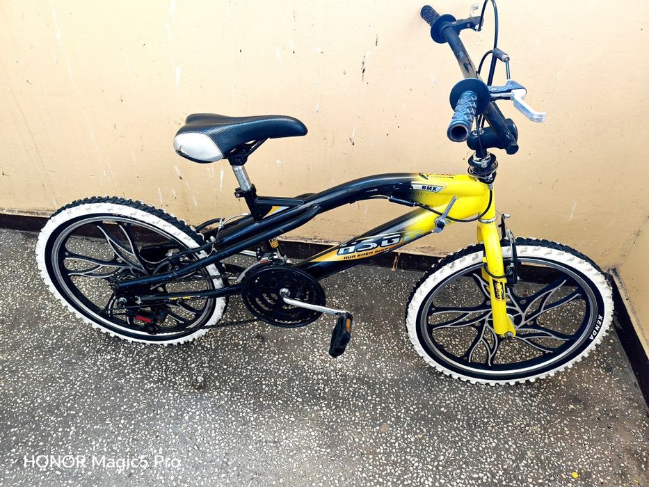 Vând  bicicleta bmx tip chopper 20 inch