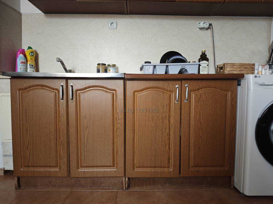 Модулна кухня с висок шкаф - витрина - 180 €