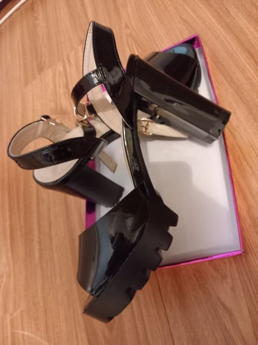 Pantofi si sandale ocazie