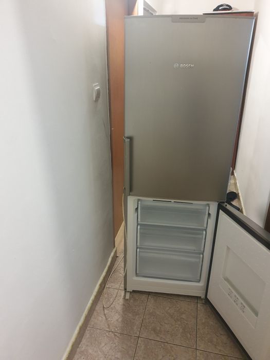 Vând frigider Bosch