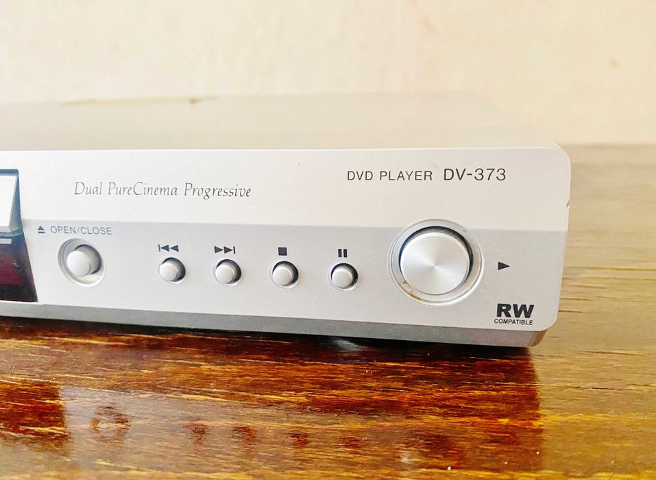 Разпродажба - 30€. PIONEER DV-373-S DVD PLAYER + Подарък