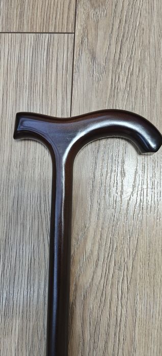 Продам трость из натурального дерева.