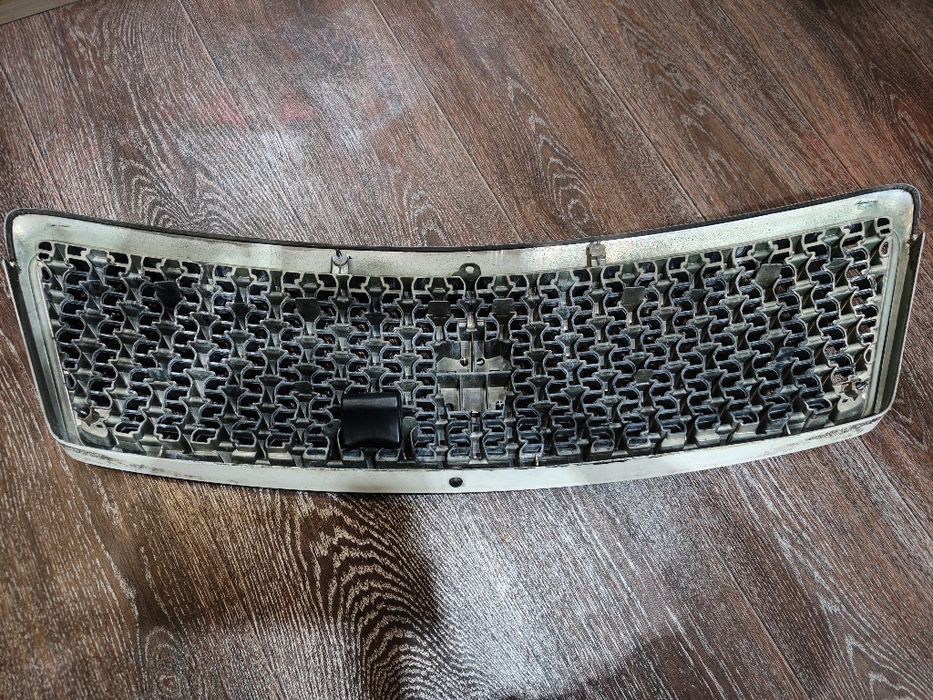 Решетка радиатора crown 180,184