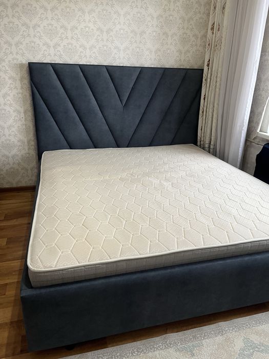 Спальный кровать