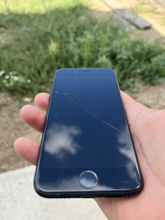 Iphone7 нормальный работает