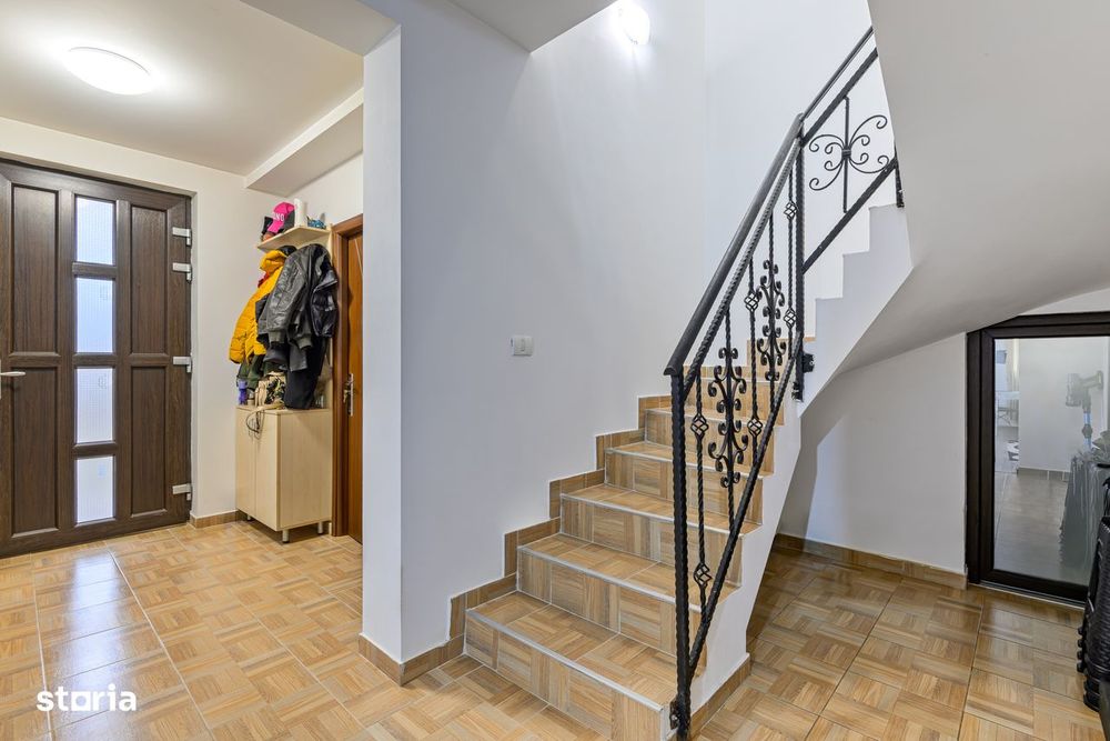 Vila in Comuna Berceni | Pretabil Locuinta |Garaj | Curte libera 300mp