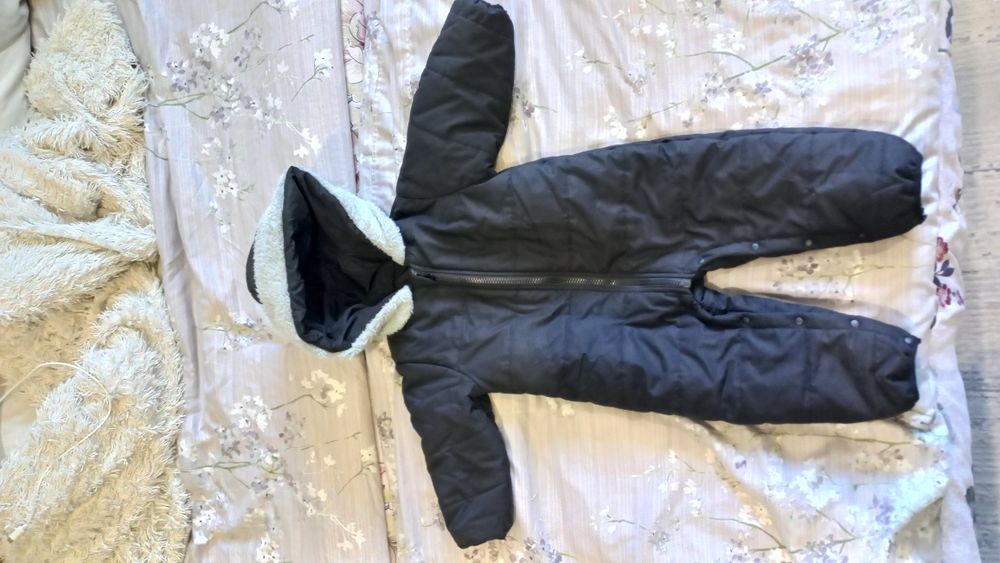 Продам два осене весених комбинезона детских