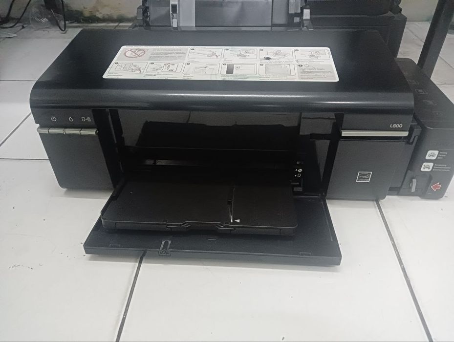 Epson l800 в хорошем состоянии