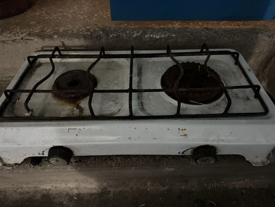 Продам газовую плиту