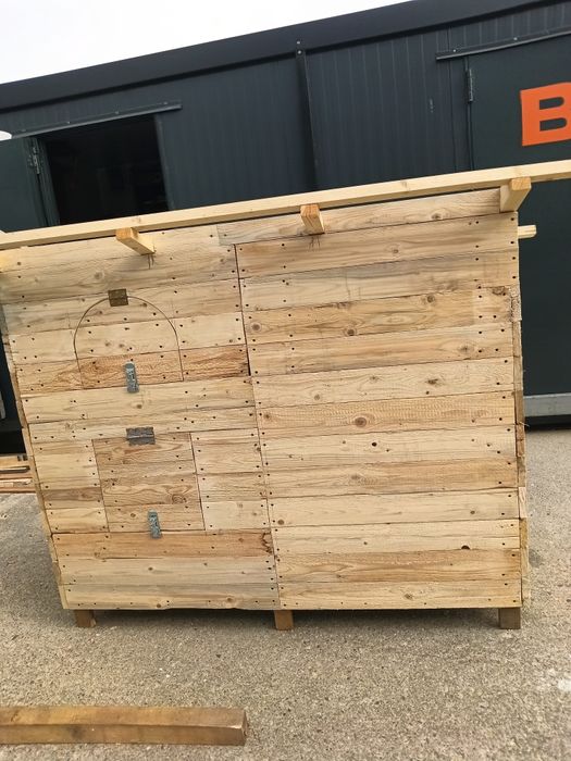 Cușcă pentru găini