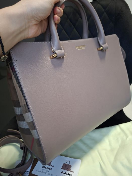 Geanta de mana Burberry model 2025