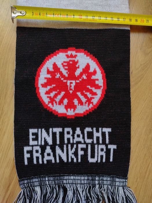 Bayern Munchen , Eintracht Frankfurt , Stuttgart - шал