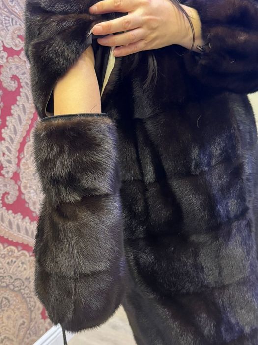 Продам норковую шубу