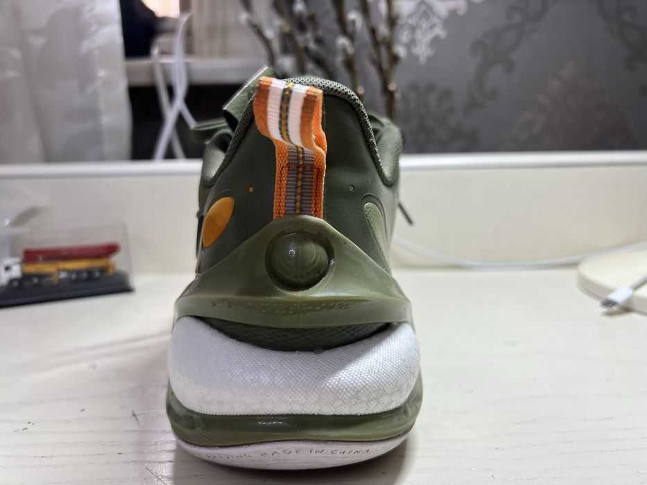 Баскетбольные кроссовки lining