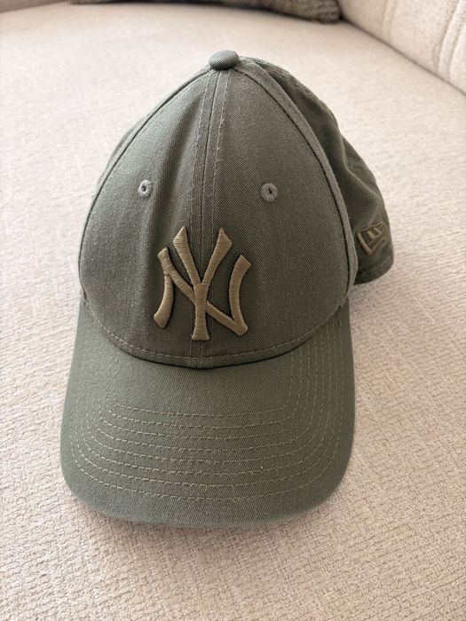 Шапка с козирка New era