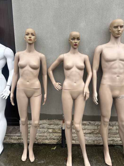 Vand busturi,manechini,stendere haine,cosuri metal