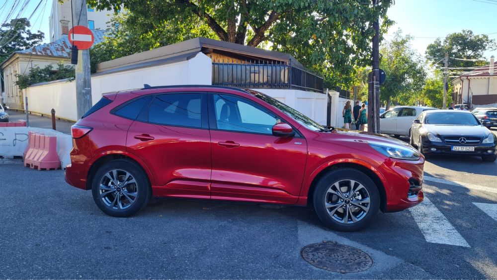 Ford Kuga ST Line X/ 2023 / Plug In Hybrid