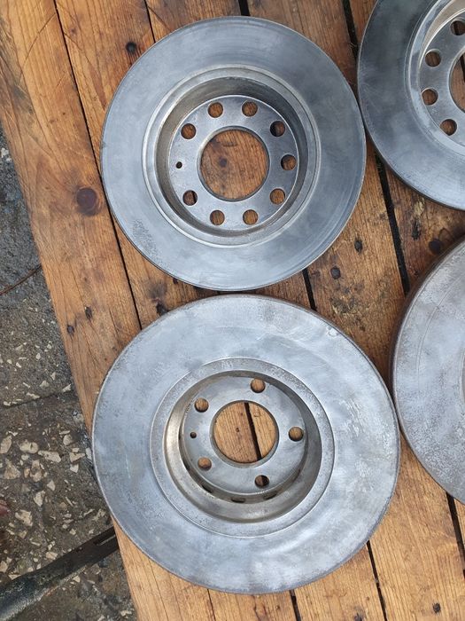 Спирачни дискове Audi A4 B6 2.5 180