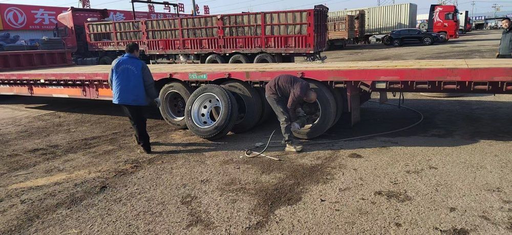 Траллер прицеп срочно сотилади  2013 йили