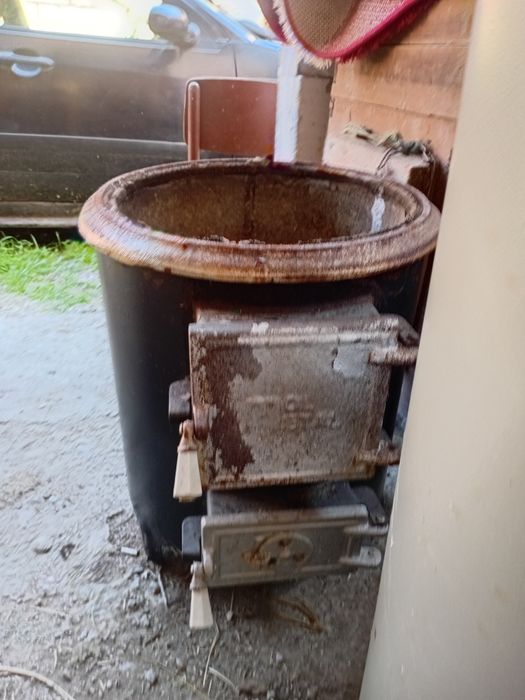 Vand boiler pe lemme folosit foarte putin pret 1200 negociabil