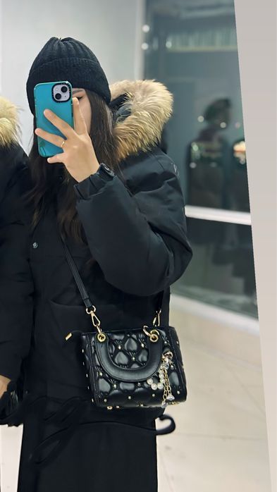 Продам зимнюю куртку женская