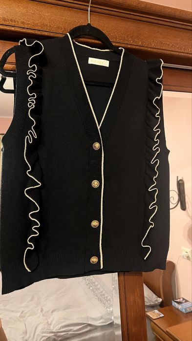 Set fusta lunga neagra si vesta