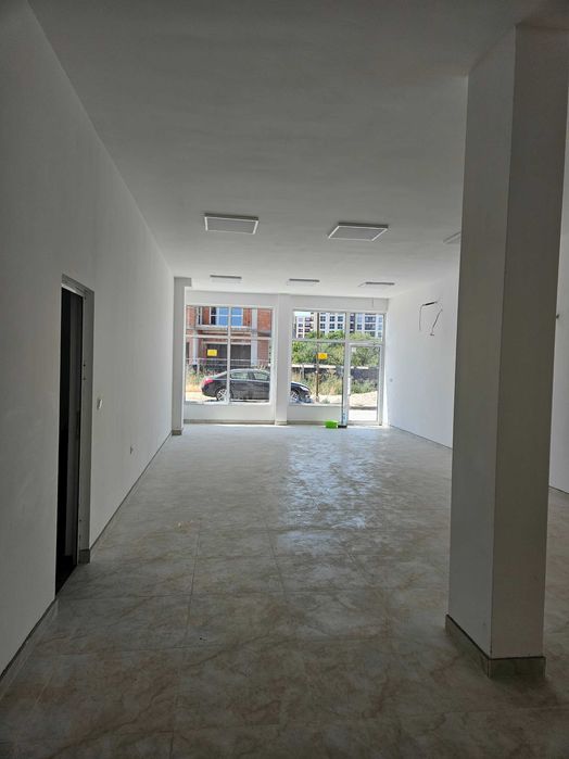 Дава се под наем Магазин в Пловдив, Южен - 90 кв.м за 612 € - Снимка #2