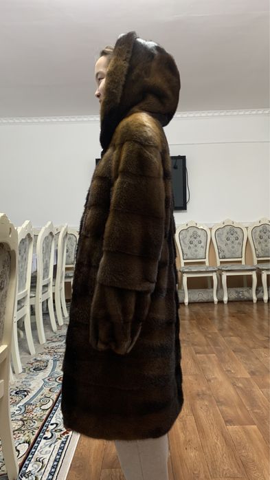 Норковая шуба в коричневом цвете