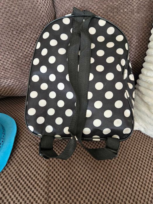 Лот играчки, раница, шапка, чаша на Малвел всичко 10 лв.