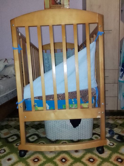 Продам детскую кроватку
