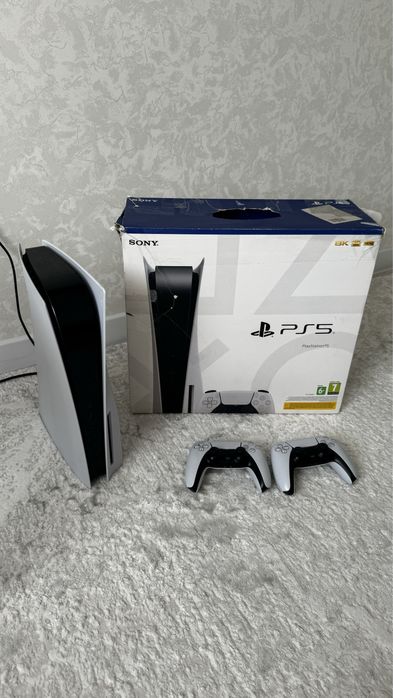 Продам Пс 5 2 джойстика