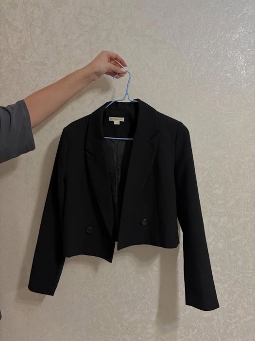 Продам куртки и пиджаки