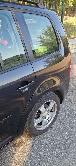 На Части Фолксваген Туран 2006г 105кс дизел