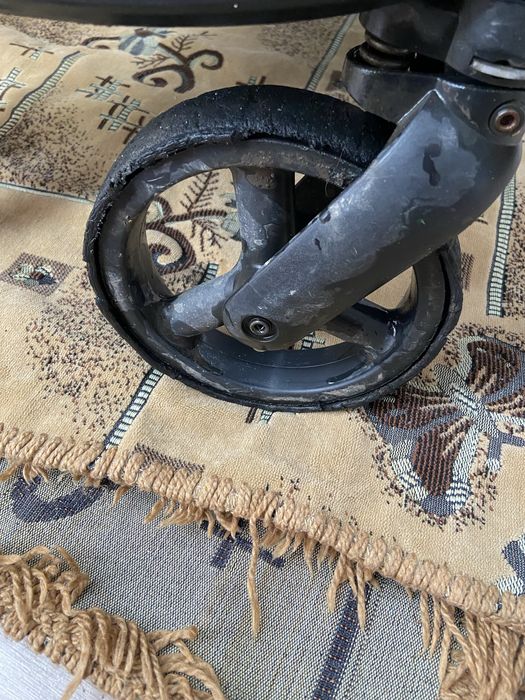 Продам коляску фирма Текнум